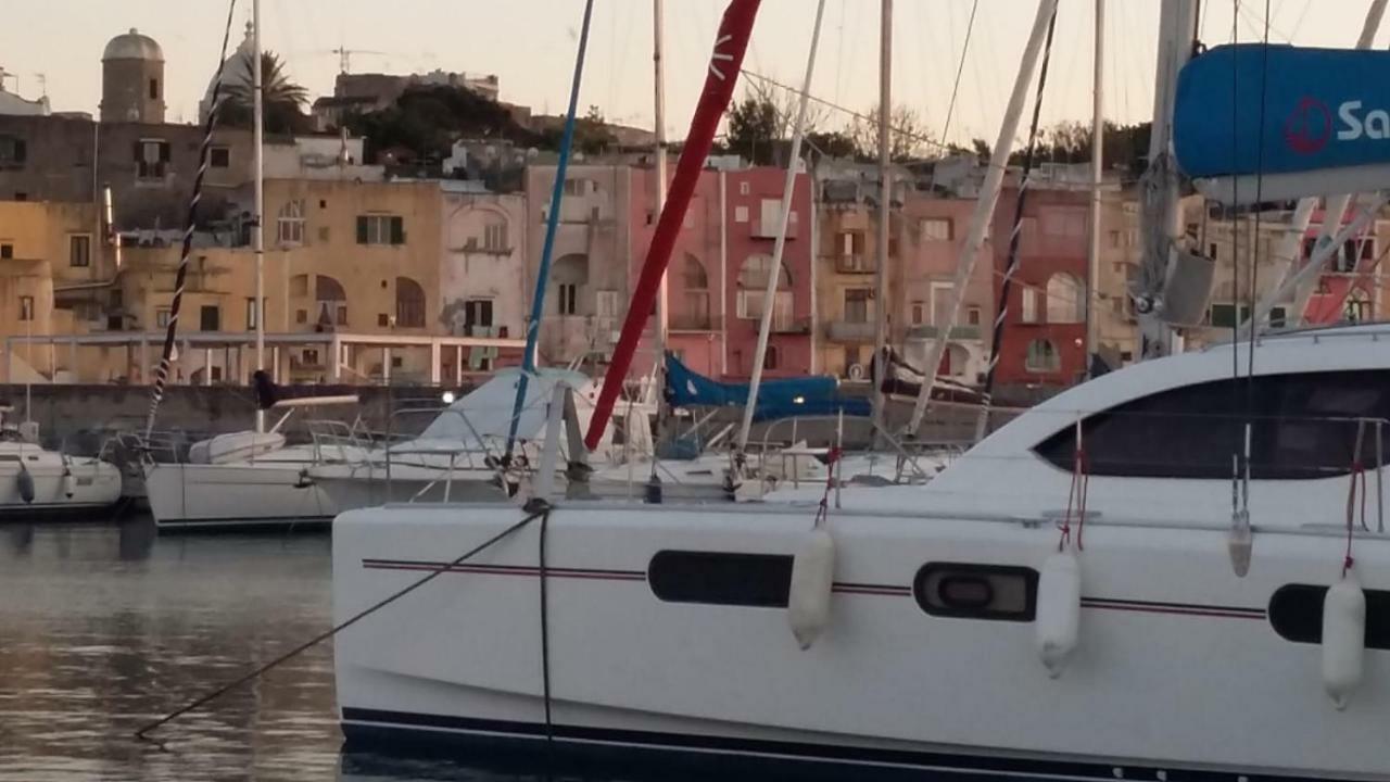Willa Casa Geltrude Al Porto Procida Zewnętrze zdjęcie